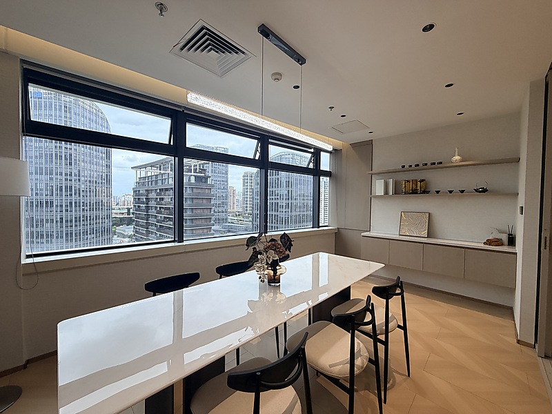 丰盛创建大厦5楼户外露台